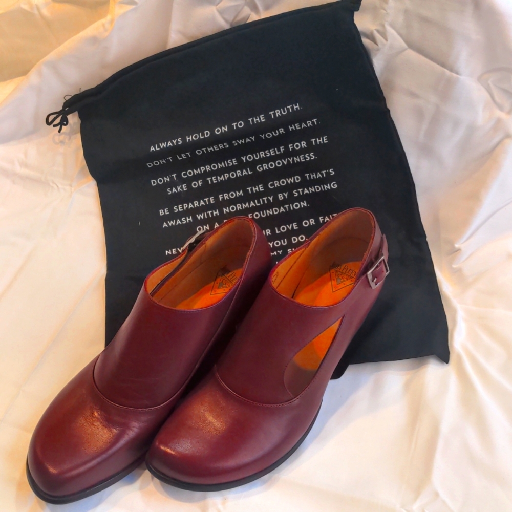 NWT Fluevog Gracias in Cherry 9.5